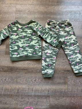 💕3/$20Garanimals Olive Green Camo Set with Pink Stars